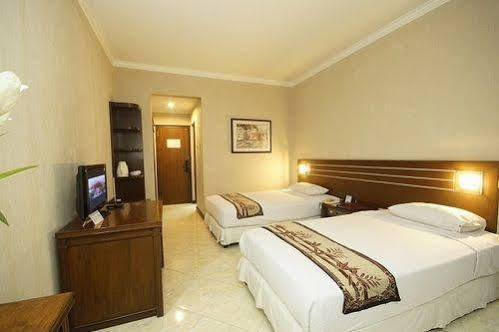 Bahari Inn Tegal Exterior photo
